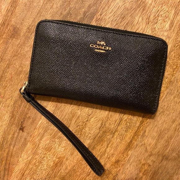 Coach Accessories - Coach Wallet/Wristlet